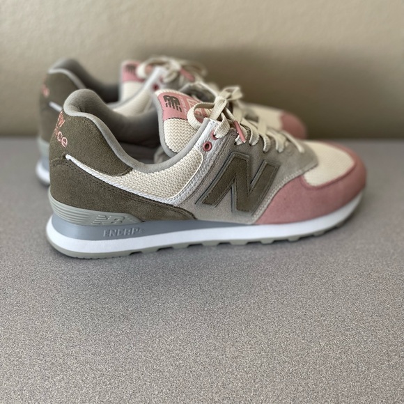 Brand New Mens New balance 574 size 9.5 Model ML574TIR - Picture 3 of 10